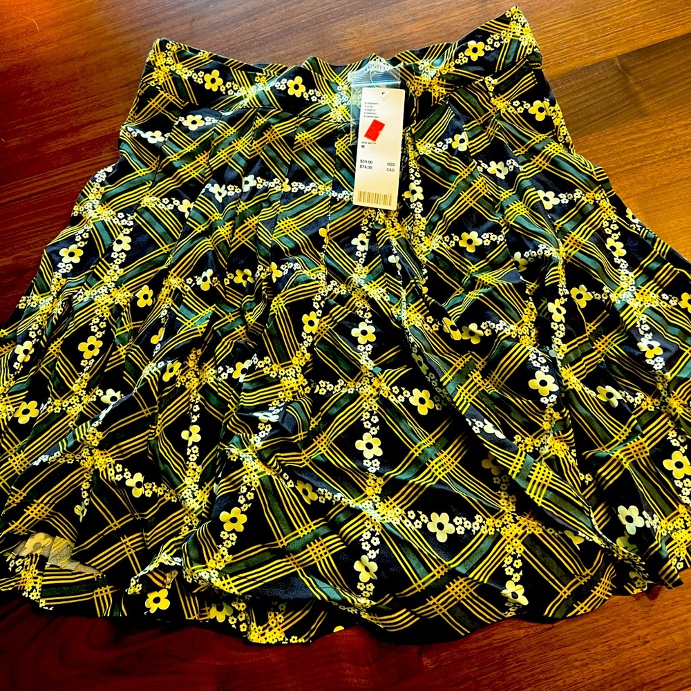Urban Outfitters green skirt, new with tags, size Medium